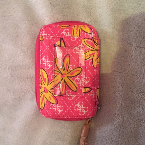 Guess wristlet - Picture 3 of 3
